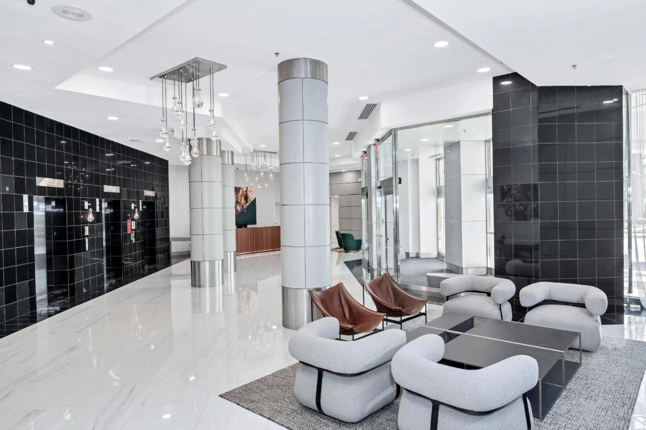 Modern & Charming Apt With Rooftop @Pentagon City アーリントン エクステリア 写真