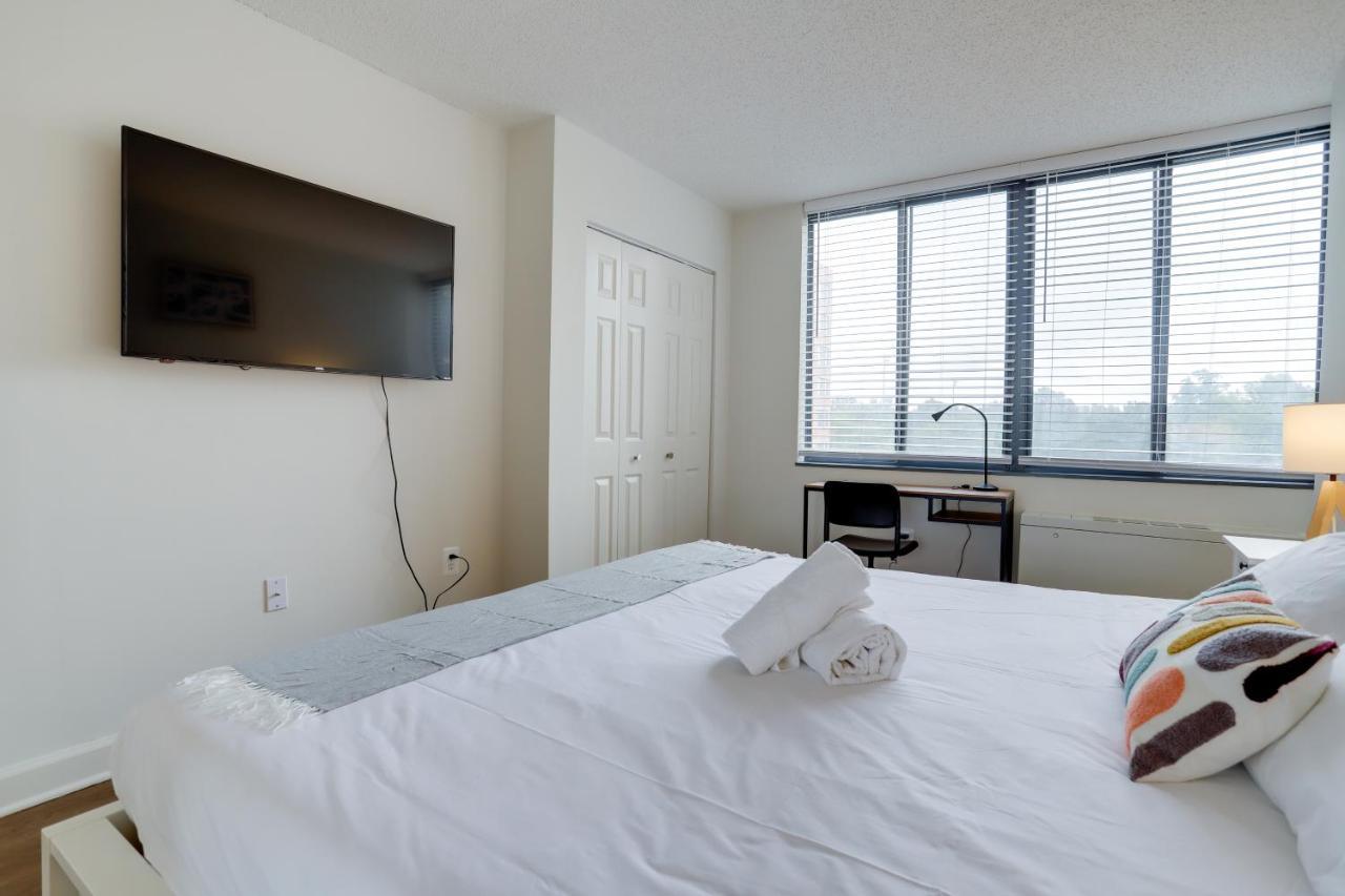 Modern & Charming Apt With Rooftop @Pentagon City アーリントン エクステリア 写真