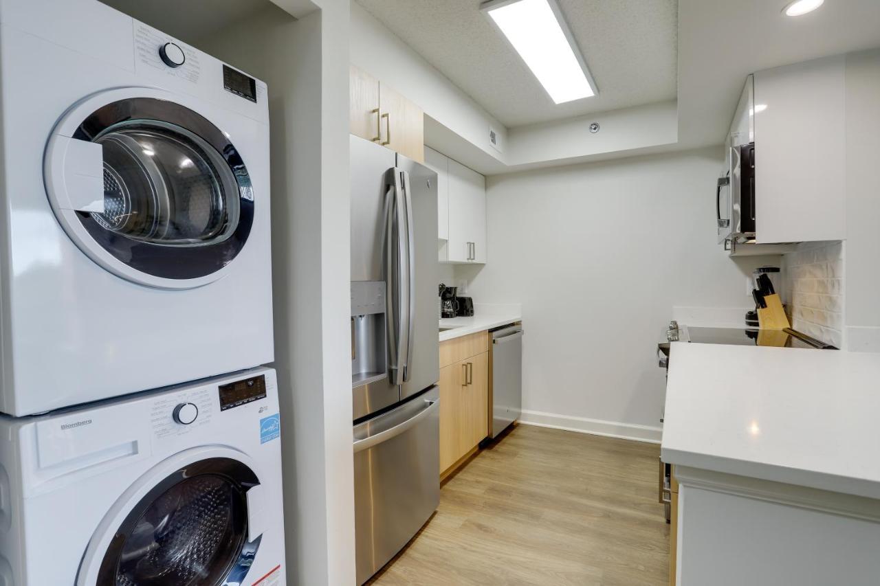 Modern & Charming Apt With Rooftop @Pentagon City アーリントン エクステリア 写真